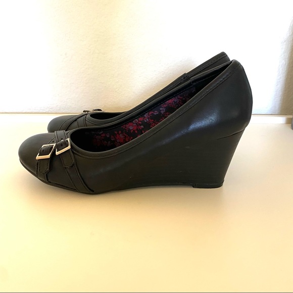 American Eagle, Black, Wedge, Size 5 - Picture 2 of 10